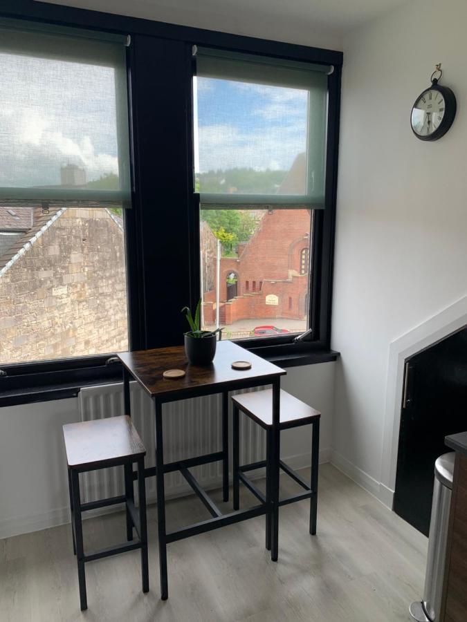 Lovely 2 Bedroom Apartment In Central Location 그리녹 외부 사진