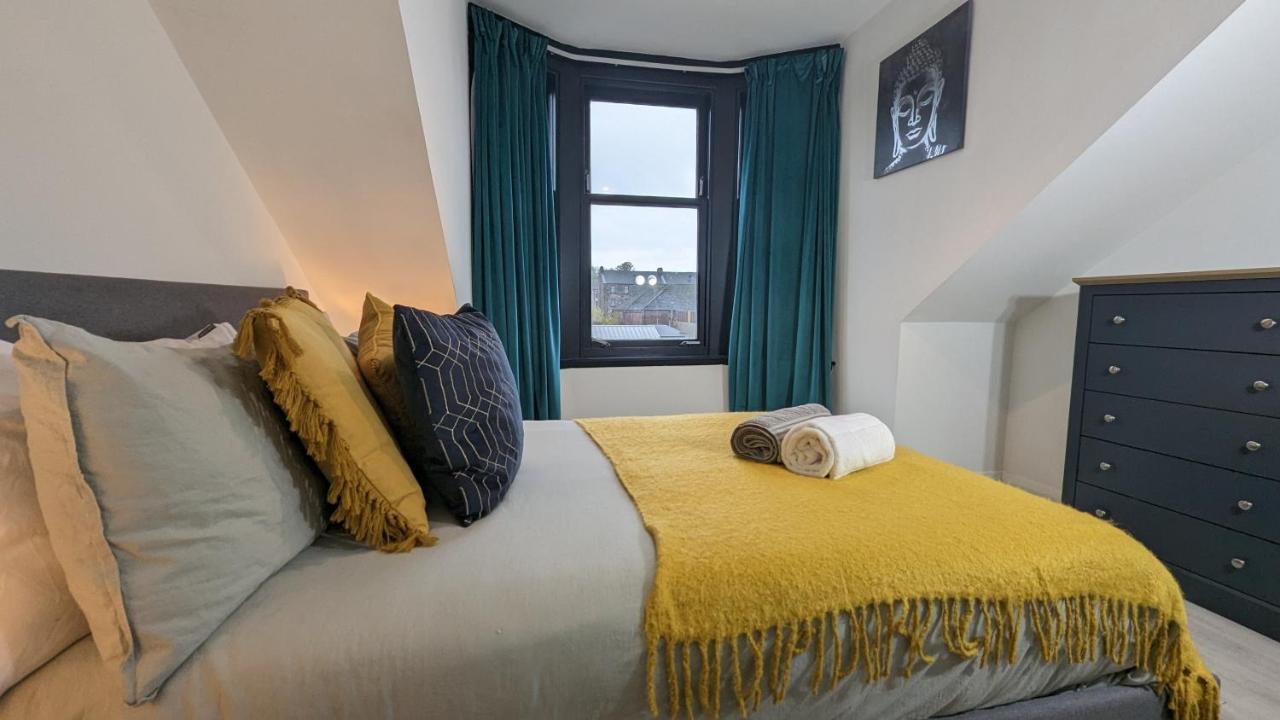 Lovely 2 Bedroom Apartment In Central Location 그리녹 외부 사진
